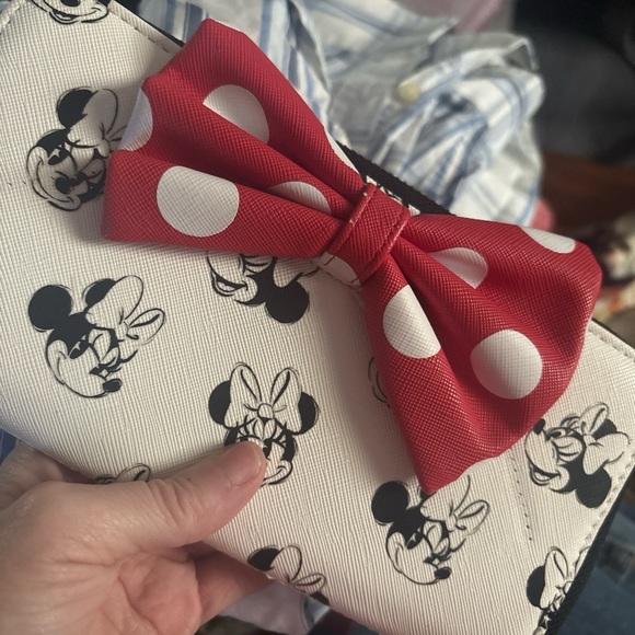 Loungefly White Wallet with Black Minnie & Mickey Print and Red Logo Plaque - Picture 3 of 4